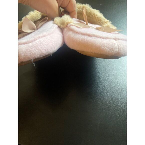 NWT Deluxe by Dearfoams girl's pink fur lined memory foam slippers size 2/3 - Picture 3 of 7